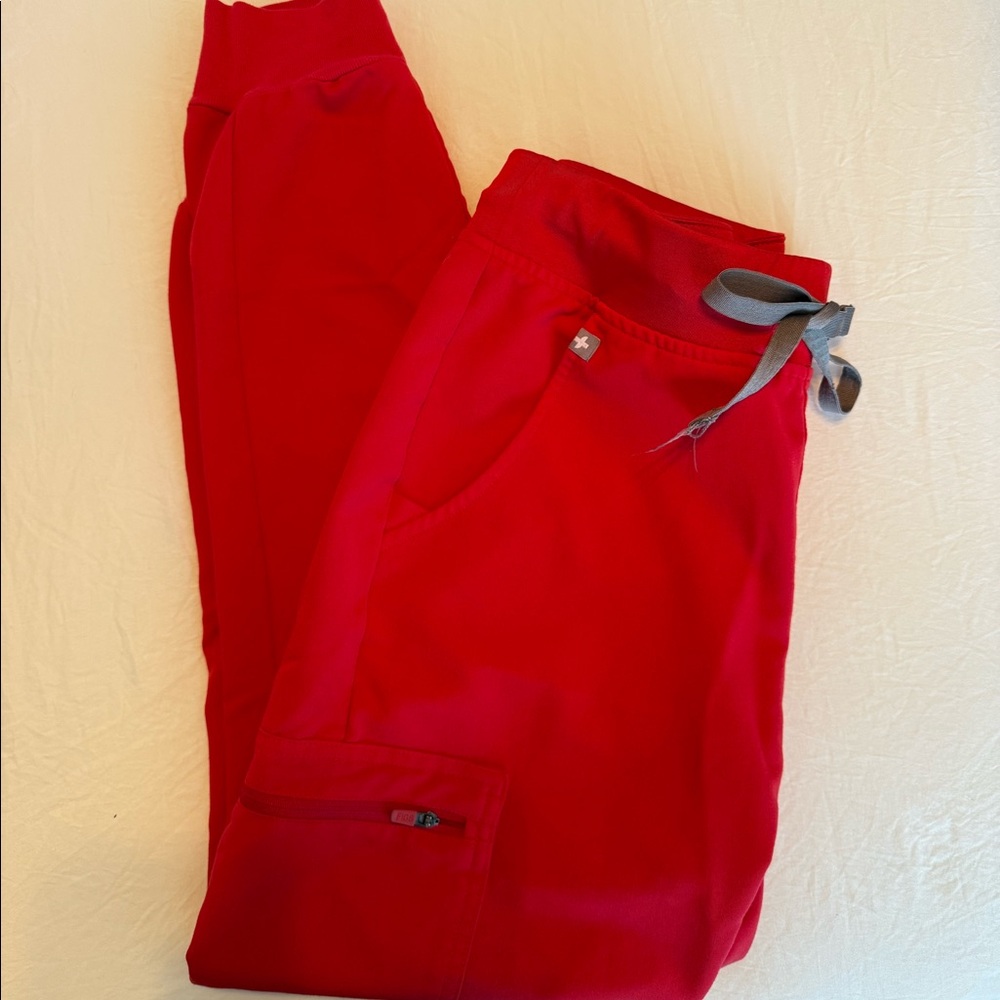 Women’s Figs Red Zamora Jogger Pants